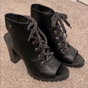 NWOT Black Gladiator Heels